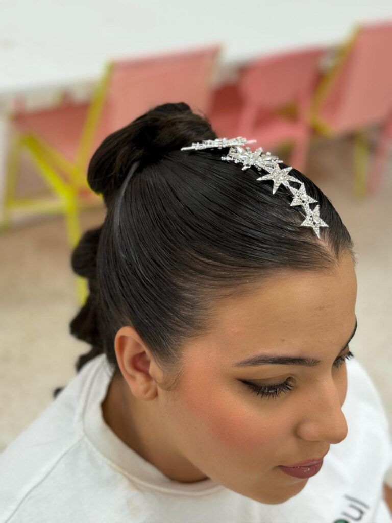 Peinado recogido para boda realizado en el centro de belleza Sara Passos